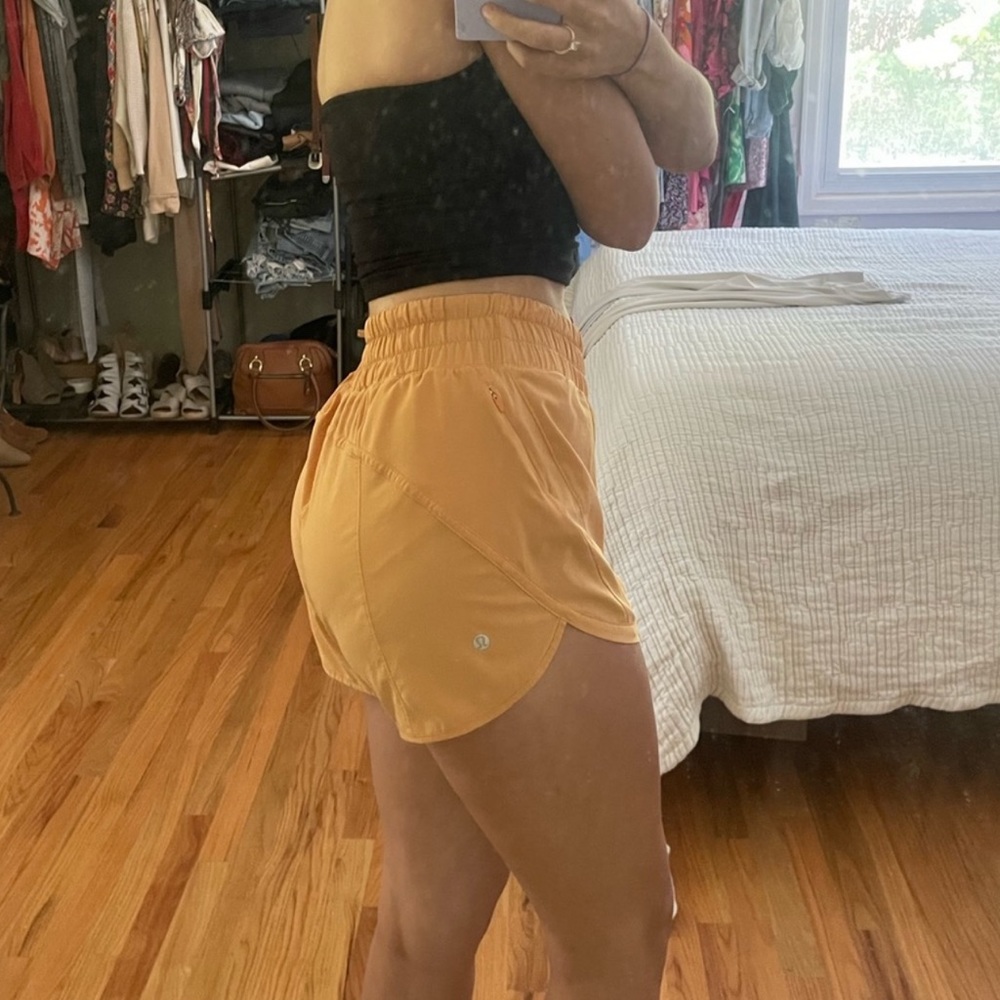 Lululemon tracker shorts